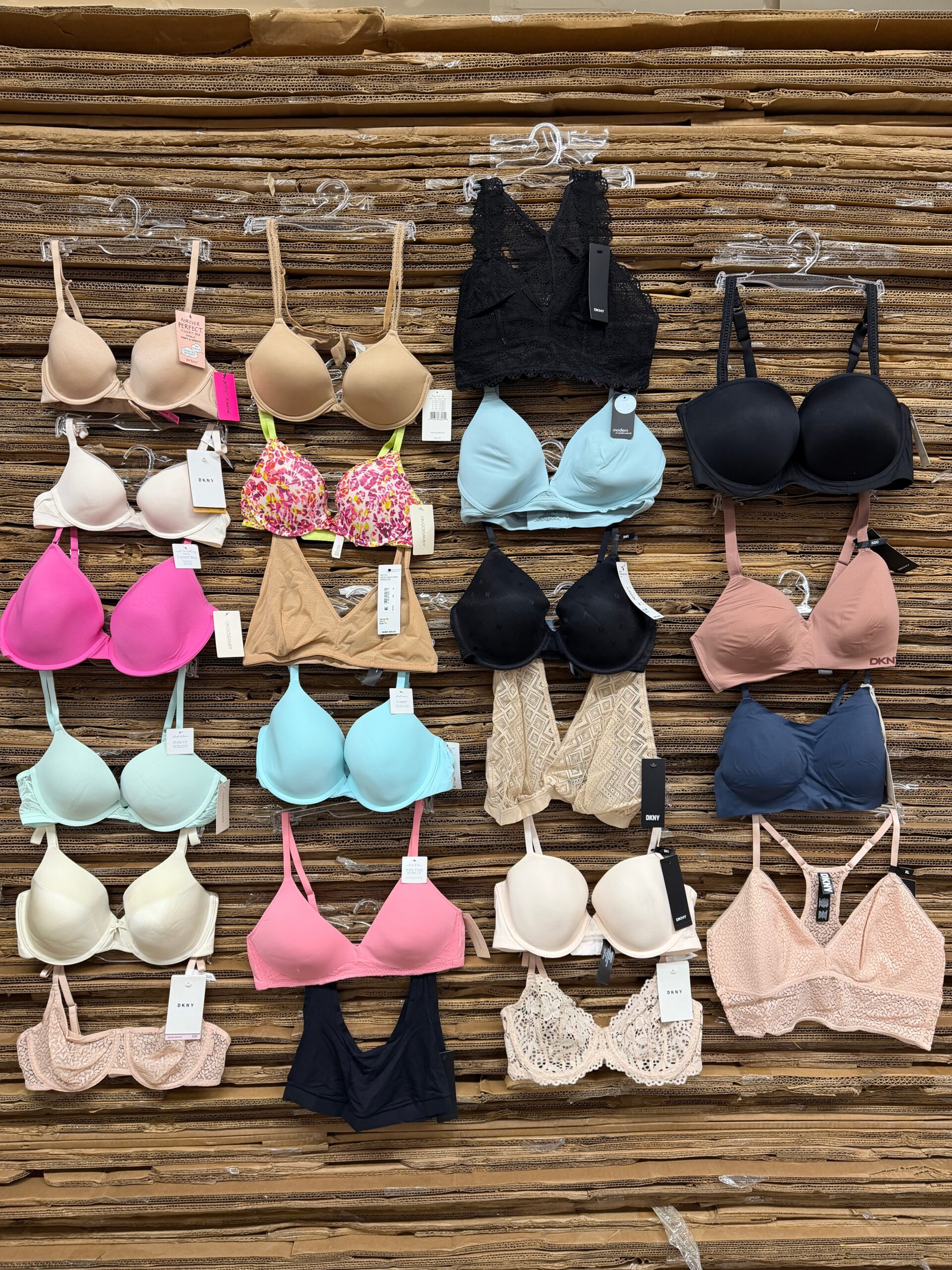 068F5A10-03B5-47A0-83C3-6B5E7B3F9F6C 250-piece mixed brand bras liquidation pallet of assorted wholesale intimate apparel