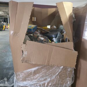 Raw 6ft Amazon HPC Pallet of untested high-piece-count Amazon customer returns