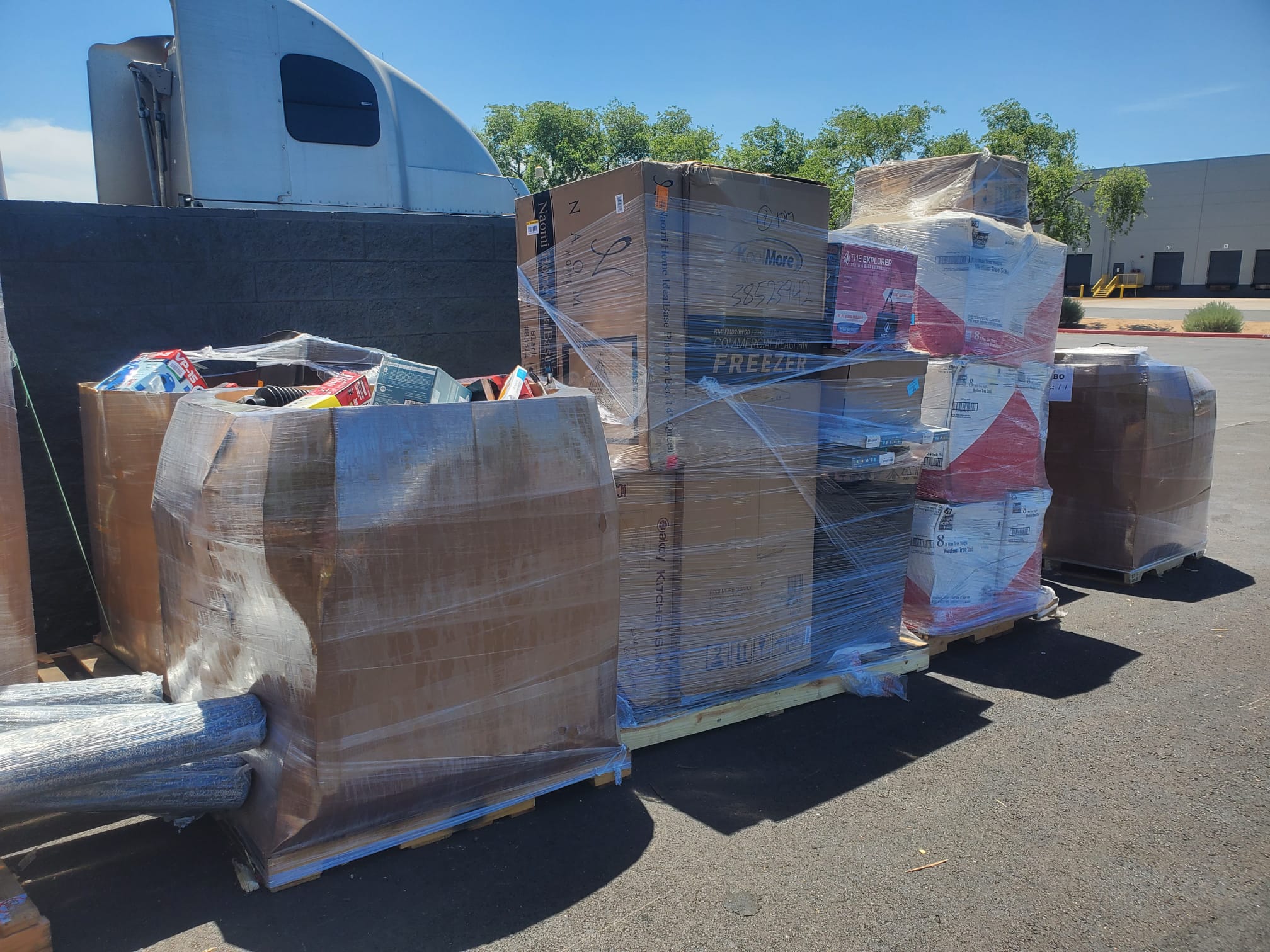 1782470888065_hagwre Home Depot home and kitchen truckload of mixed pallets ready for reseller pickup