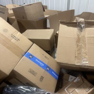 Amazon low end mediums truckload of 24 pallets holding mixed home and kitchen resale goods