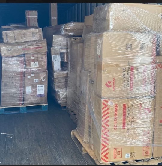 Costway-Truckload-Wholesale Costway housewares truckload of palletized home goods, kitchen items and small appliances for resale