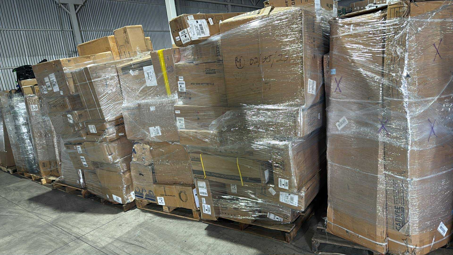 Garvee-Wholesale Garvee general merchandise truckload of 24-26 mixed pallets staged for wholesale liquidation resale