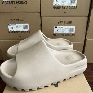 Assorted slide sandals liquidation pallet, 200 pairs of wholesale footwear for resale