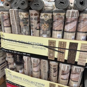 Wholesale rugs carpet pallet stacked with assorted area rugs, runners and mats for resale