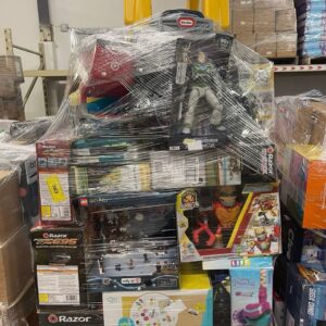 Wholesale mixed toys pallet stacked with 200 assorted brand-name kids' toys for resale