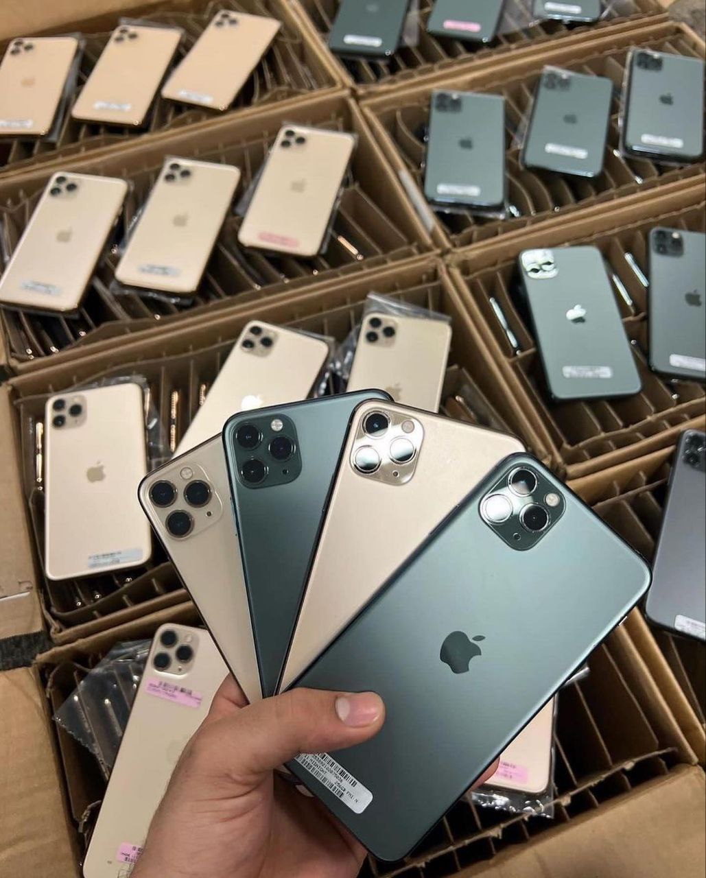photo_2026-02-12_16-55-35 iPhone liquidation pallet with 10 mixed-model resale-ready Apple smartphones