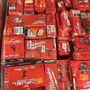 200 Unit Milwaukee Tools Pallet — 200-unit Milwaukee tools pallet of M18 drills, hand tools and PACKOUT storage for resale