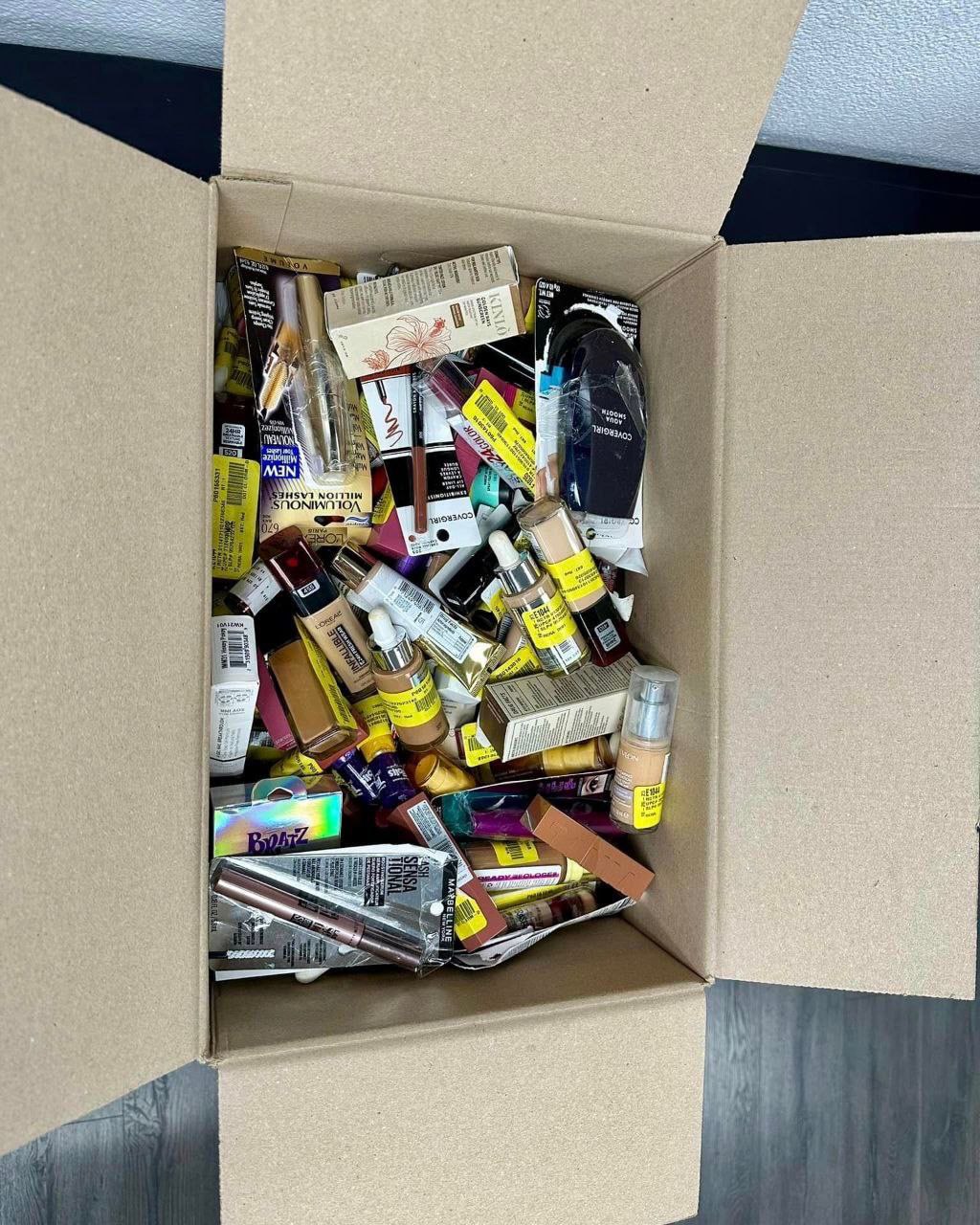 photo_6179457160484425879_y 50-unit mixed cosmetics pallet with assorted makeup and skincare units for resale
