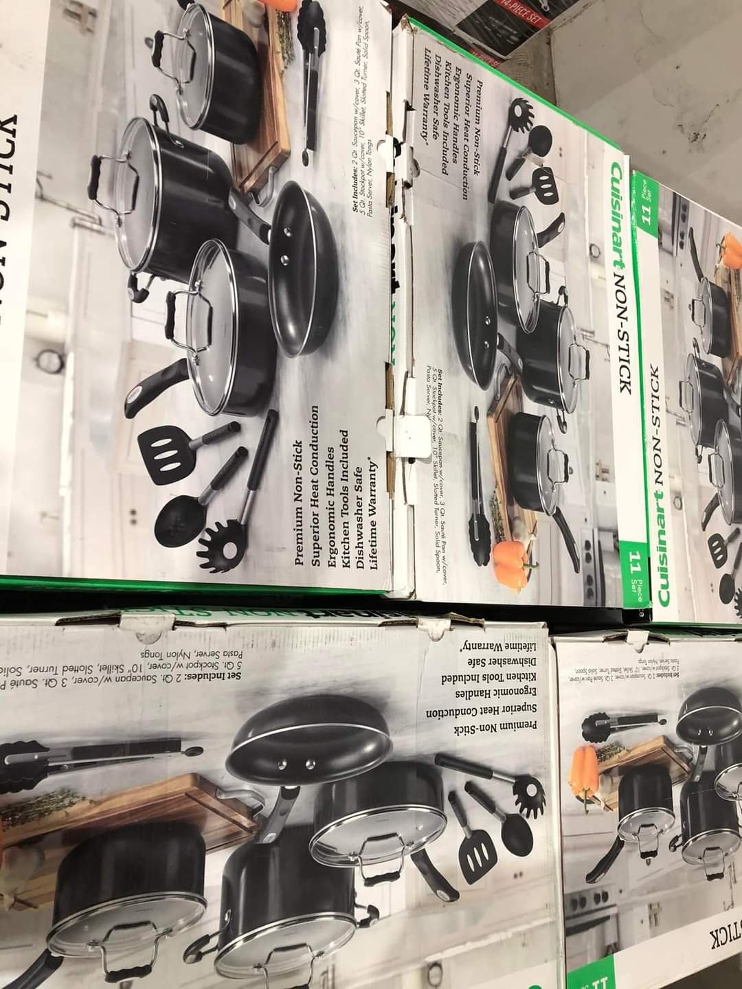 Cookware sets pallet Shrink-wrapped cookware sets liquidation pallet of mixed pots and pans for resale
