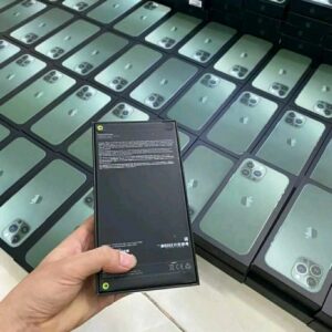 Wholesale iPhone pallet of assorted bulk Apple devices for resale