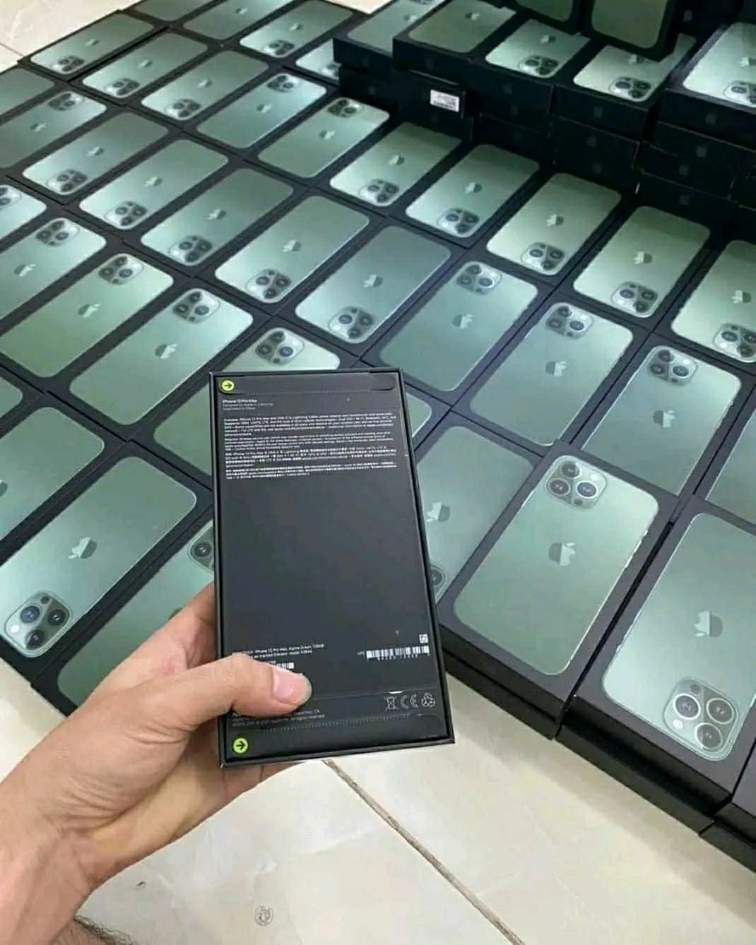 Wholesale Iphones Wholesale iPhone pallet of assorted bulk Apple devices for resale