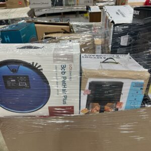Macy S Houseware Liquidation Pallet 4 — Macy's houseware liquidation pallet of cookware, bedding and small appliances for res