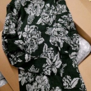 Free People clothing pallet of boho dresses, tops and overstock apparel for resale